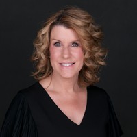 Wendy Wright Headshot 2020.jpg